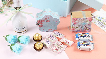 10 exquisite gifts for wedding relatives and friends