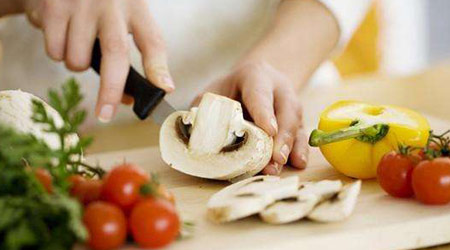 10 Kitchen Gifts for the One Who Loves to Cook