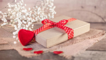 List of gifts for girlfriend on Women's Day