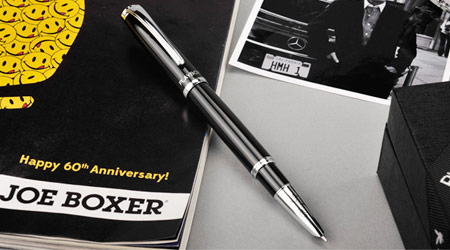 Give these 10 gifts during graduation season to help him find a good job