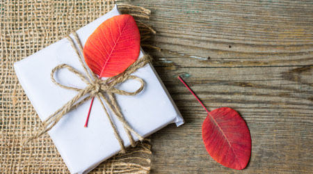 Give her 10 gifts that can relax her body and mind