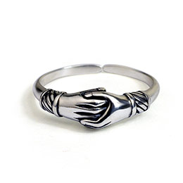 Vintage Hand in Hand Thai Silver Ring