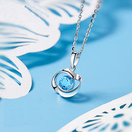 18K Platinum Patchouli Necklace