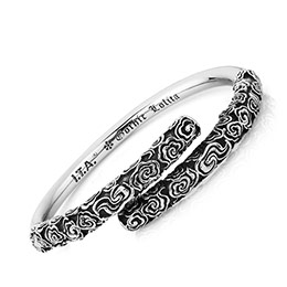 Inspirational auspicious cloud golden hoop bracelet