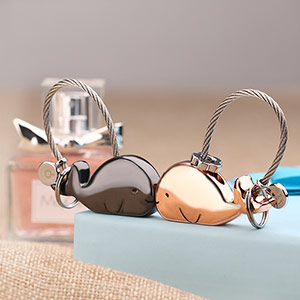 Kissing whales couple keychain