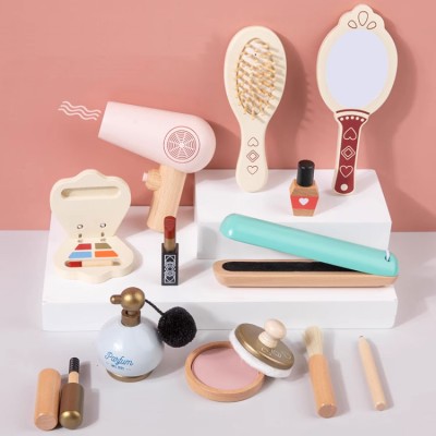 Girls pretend makeup bag