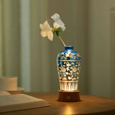 Flowing green shadow vase night light