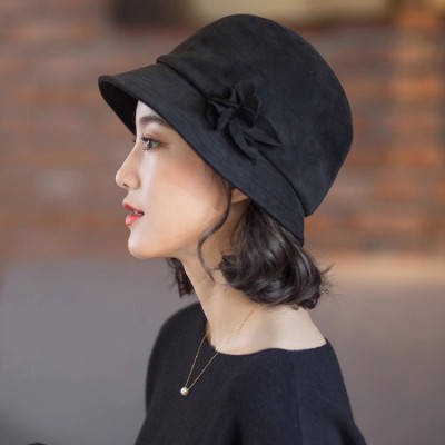 Middle-aged mother's bucket hat