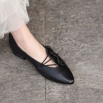 Retro flower pointed toe shoes
