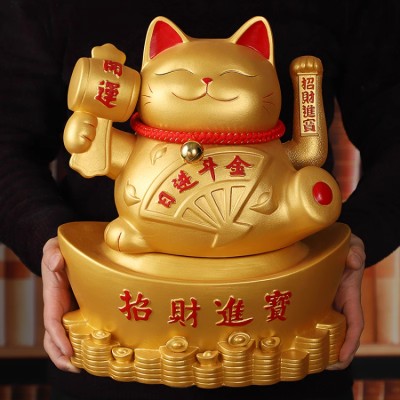 Electric shaking lucky cat