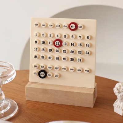 Creative ring solid wood calendar