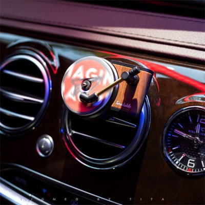 Record player car rotating aromatherapy