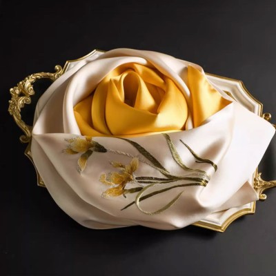 Suzhou embroidery silk scarf gift box