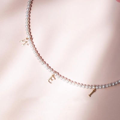 MissQueeny name letter necklace