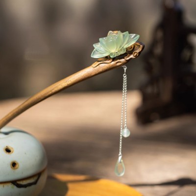 Ice jade lotus green sandalwood hairpin
