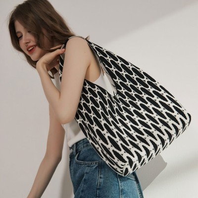 Knitted triangle bag