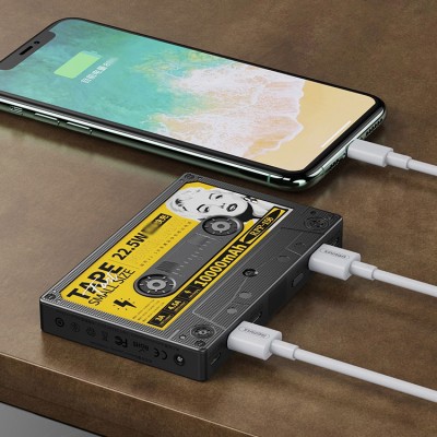 Retro cassette power bank
