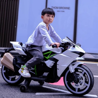 Children can ride on electric motorcycle