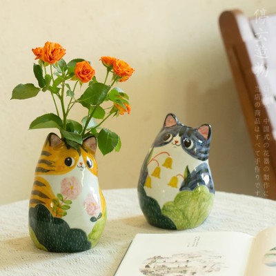 Hand painted cat ceramic vase