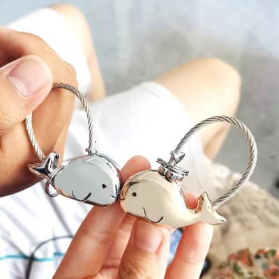 Kissing whale couple keychain