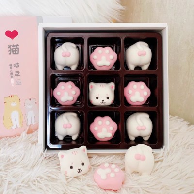 Super cute cat marshmallow gift box