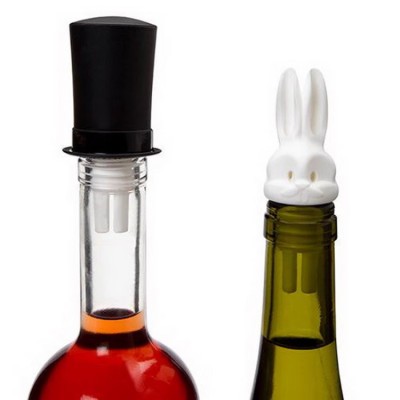 Creative rabbit wine bottle diverter