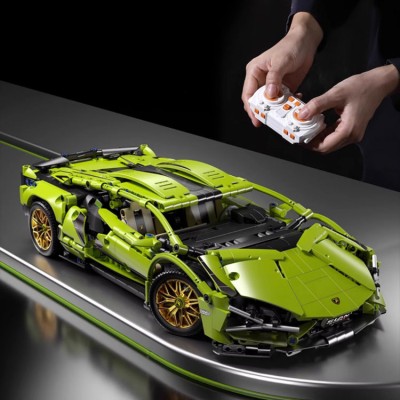 Модель спортивного автомобіля Lamborghini в зборі