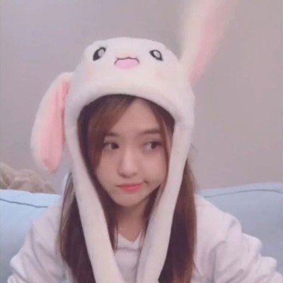 Moving bunny ear hat