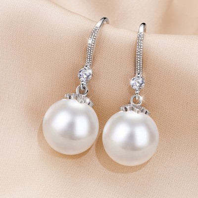 Natural freshwater pearl earrings