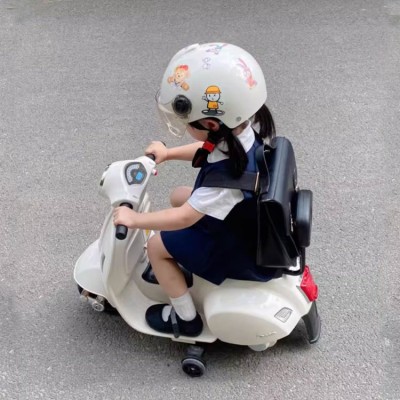 Children can ride on electric motorcycles