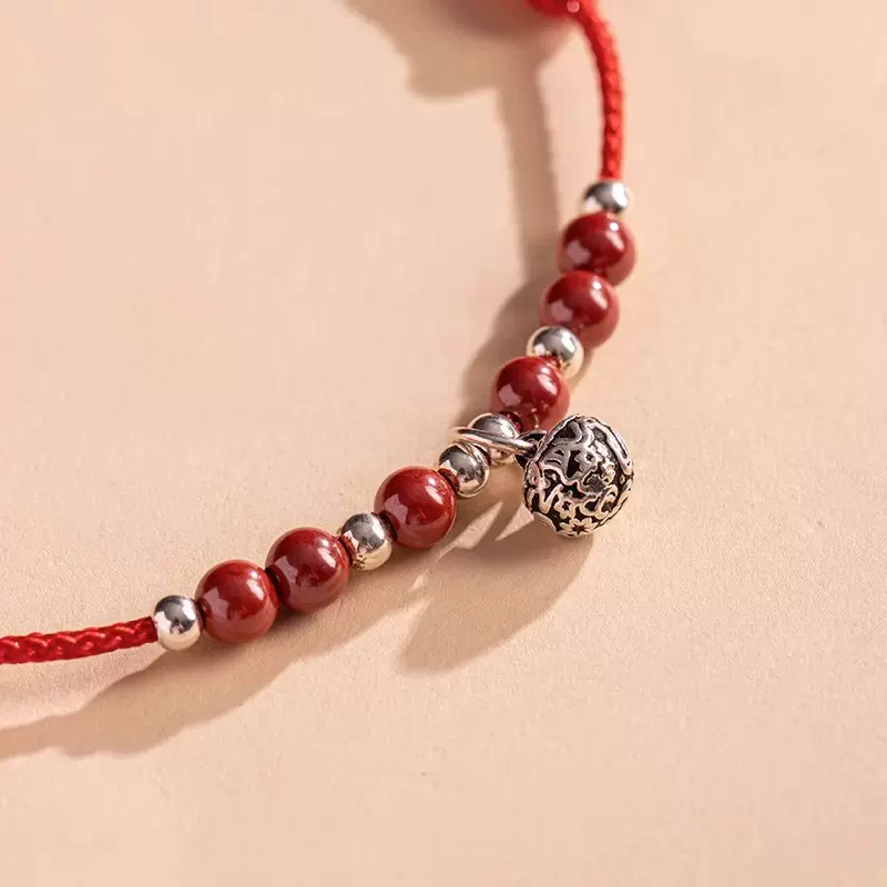 Qual è il regalo più creativo per il compleanno di un amico? Quali regali dovrebbero essere fatti a fidanzati, fidanzate o amici per i loro compleanni? I regali creativi sono ciò a cui la maggior parte delle persone pensa per primo. Quindi, quali doni creativi dovrebbero essere dati? I regali creativi devono essere scoperti e preparati con cura. I regali creativi sono sempre molto particolari, come bracciali, collane, anelli e bracciali personalizzati con nomi, carillon, tazze, puzzle e custodie per cellulari personalizzate con foto e qualche altro pec
