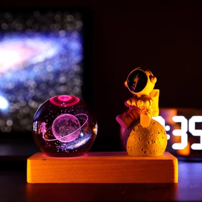 Astronaut Crystal Ball Night Light