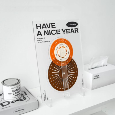 Creative desktop disc calendar