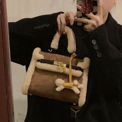 Lambswool girls handbag